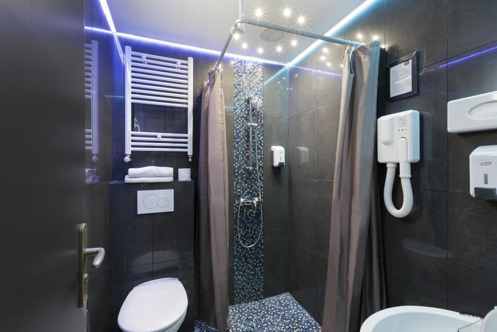 Grand Hotel Amelot Paris Bagian luar foto