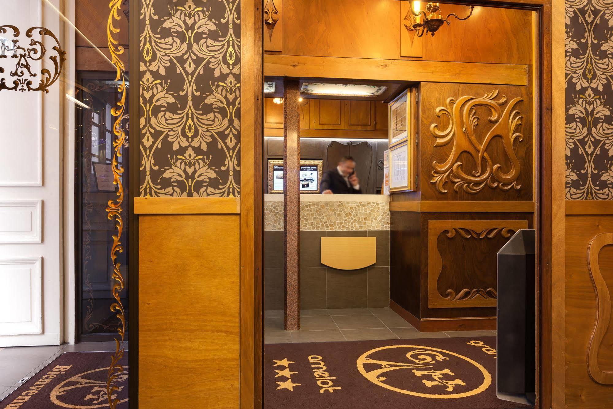 Grand Hotel Amelot Paris Bagian luar foto